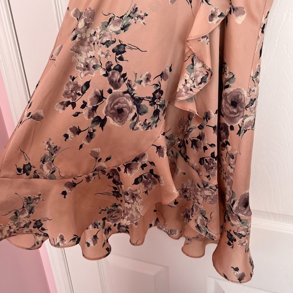 Dee Elly satin floral drop shoulder dress - Picture 7 of 11